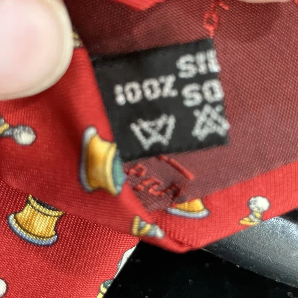 Salvatore Ferragamo Silk Necktie Red Golf Player Trophy Novelty Print Made Italy